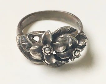vintage sterling flower ring, size 5