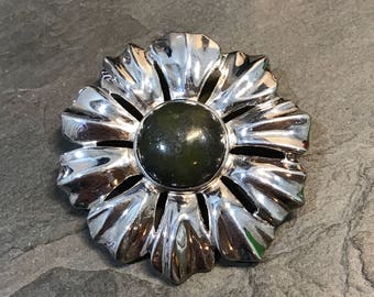 Vintage Sterling Silver Ireland Green Connemara Marble Pin Brooch Flower, solid 925 silver pendant, stamped 925 Ireland