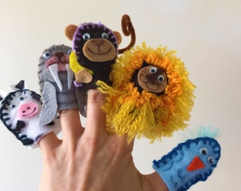 Embroidered finger puppet set (12)