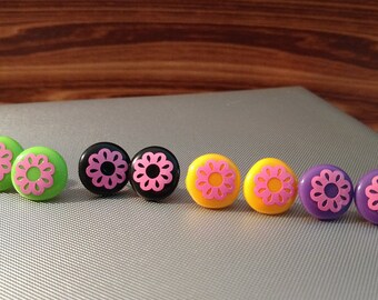 Daisy Button Earrings