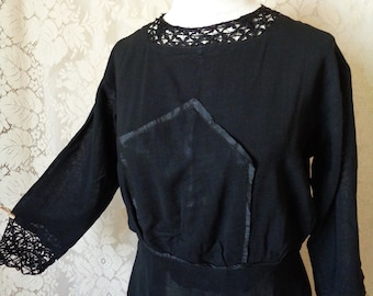 Antique 1910's Vintage Edwardian Mourning Dress, Simple Black Cotton, Lace Neck and Sleeves, Size 36" Bust, Waist 30"