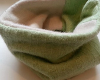 Neckwarmer, Cashmere Neck warmer, Gaiter, Upcycled Green White