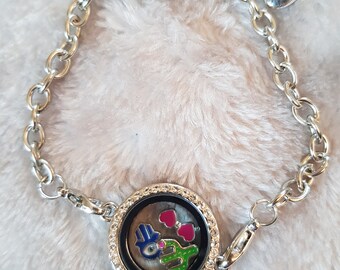 Memory bracelet with charms