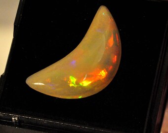 ethiopian Welo Opal,# Moon crescent shape,# superstrong color play, stable