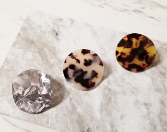 Wavy Disc Tortoise Post Earring, Simple Minimalist, Dainty Post Earrings