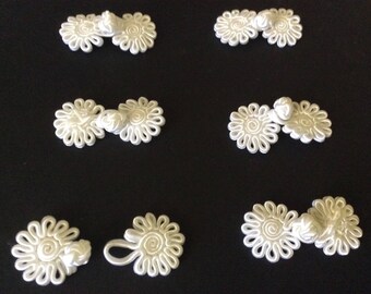 6 Vintage White Rayon Frog Closures