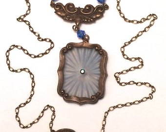 Pididdly Links Camphor Glass Necklace