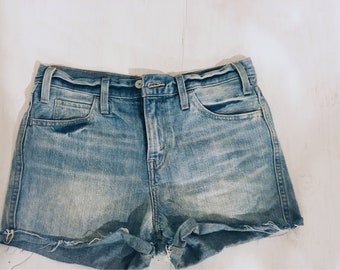 Levis denim shorts size 27