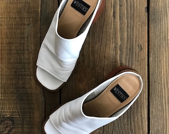 VINTAGE• Westies “Ravish” White Leather Mules• Chunky angled heel• 100% leather