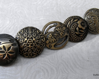 5 Antique Bronze Metal Shank Buttons with flower designs - 17mm
