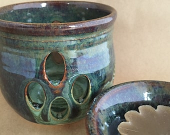 Wax Melter Oil Warmer Hand Thrown Ceramic - Amazon Green