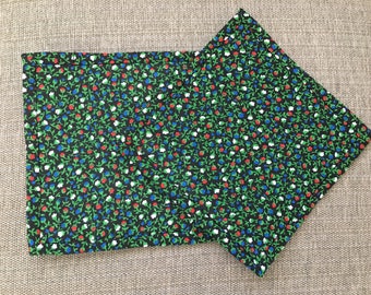 Quilted Pot holders , Potholders,pot holders, Fabric Pot holders, Contemporary Potholders ,8 x 8 inch, green , Christmas gift