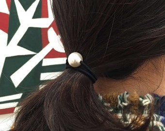 Small White Pearl Hair Tie (Set of 2)