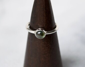 Green Sapphire Cabochon Ring in Argentium Silver