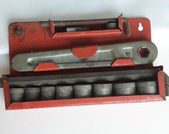 Vintage Fix N Save 1950's Tap Socket Wrench Set with Metal Wall Mount (Japan )
