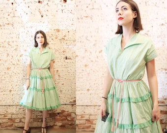 Vintage 1950s large xl volup plus size green and white gingham checkered dress / square dancing / full skirt / fit and flare / patterned