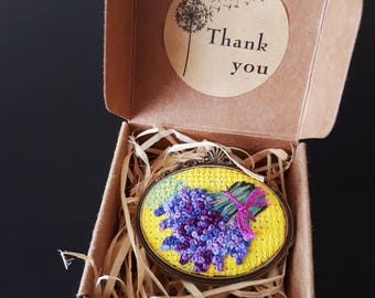 Embroidery brooch with lavender