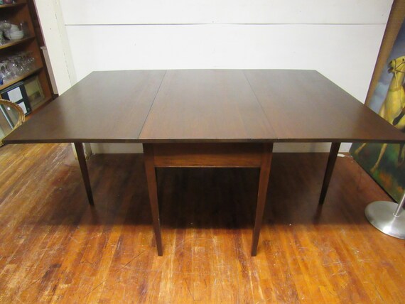 Mahogany drop leaf dining table gateleg