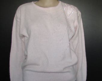 Joli chandail en laine angora rose Au courant /Nice pink angora sweater Au courant sz small