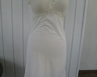 50s / 60s Beautiful White Nylon Full Slip / Sheer Bodice / by Tokay / S / M