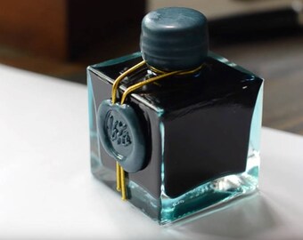 J. Herbin 1670 Dip & Fountain Pen Ink Bottle - Emeraude de Chivor 50ml