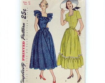 Vintage 1940s Sewing Pattern Dress with Square Neckline Simplicity 2511 / UNCUT FF Size 12 Bust 30