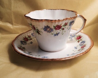 Country Garland Salisbury bone china teacup and saucer