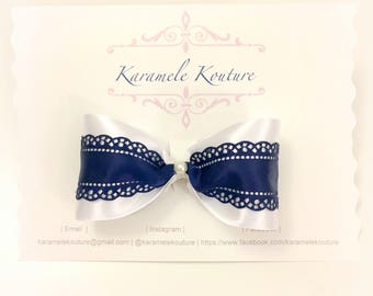4" Principessa (white , blue , scallop hairbow )