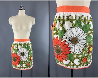Vintage 1960s Apron / 60s Half Apron / 1970s Apron / Terry Cloth Towel Apron / Orange Olive Green Floral Print / Kitchen Cooking Apron