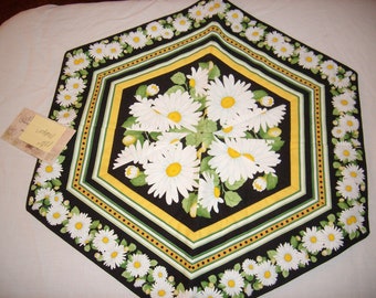 Daisy Table Topper