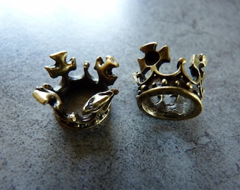 Bronze Crown charm in volume