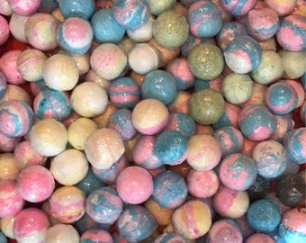 Bath Bombs/Fizzies Wholesale Lot of 15 3 oz bath bombs/party favors variety