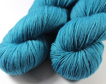 Skein hand - dyed Fingering - superwash Merino - and Nylon 100 g / m 425 - AQUAMARINE