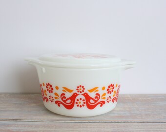 Pyrex Friendship casserole- Free Shipping