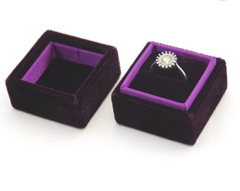 Square velvet ring box - Handmade ring box - Purple velvet