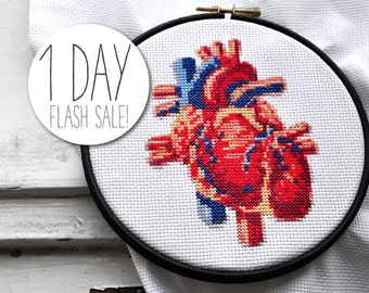 Cross stitch kit modern HALLOWEEN HEART complete embroidery kit fabric yarn needle wood embroidery hoop cross stich pattern anatomy heart
