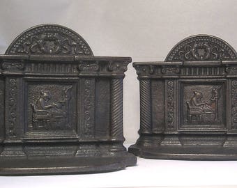 An Antique Pair of Cast Iron Martha Washington Bookends A3