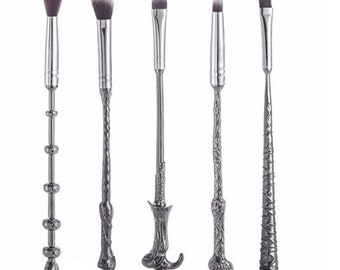 Wizard Wand Makeup Brush Kit - Set of 5 - Includes Brush Cleaner - Eyeshadow & Foundation Wand Brushes