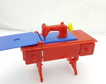 Renwal Sewing Machine Red Toy Furniture Doll House Pedal Style