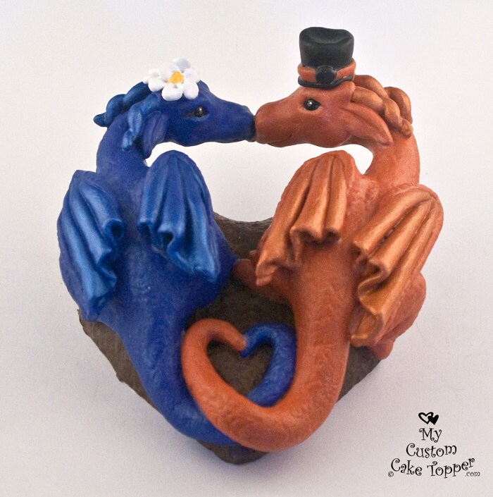 Dragons Wedding Cake Topper - Kissing, Heart shape Dragons Wedding Cake Topper - Kissing, Heart shape