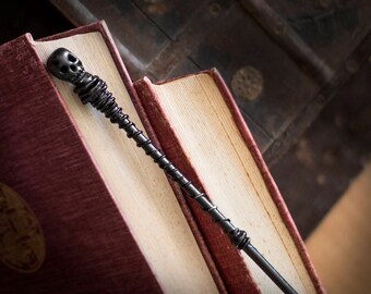 Skull wand, Magic Wand with a Black Skull, Black Wand, Geek Accessories, Witch Wand, Wizard Wand, Costume