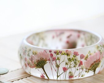 Real Flower Bangle - Pink Daisy Bangle , Gifts for Her , Pink Bracelet , Gypsophila Jewellery , Botanical Jewellery, Resin Bangle