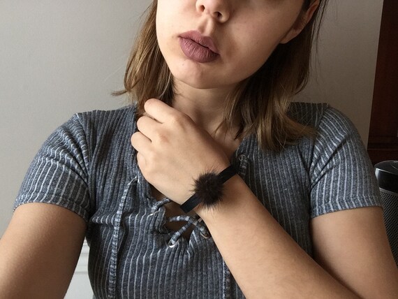 Leather bracelet, pompon bracelet, recycled fur bracelet, bracelet pompom, repurpose bracelet, women bracelet, women jewelry, fur bracelet
