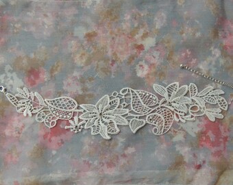 White flower lace bridal necklace and leaves