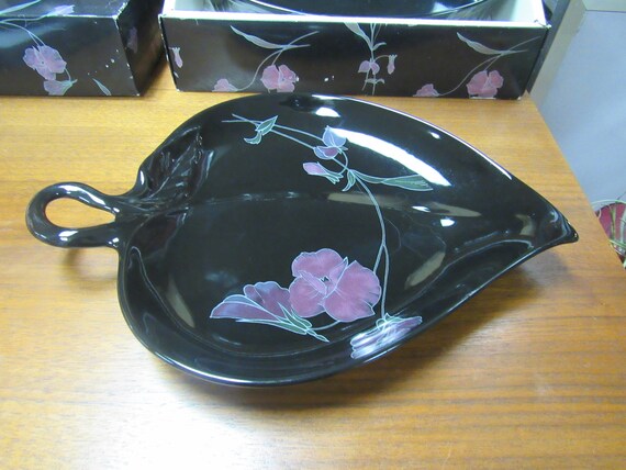 Mikasa Tango leaf server with original box