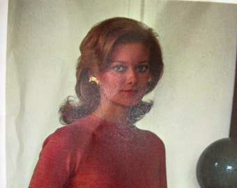 UNCUT * Vogue Paris Original Pattern 2626 by Designer: MOLYNEUX * Beautiful Misses' Dress for Office or Party *Size 12..bust 34