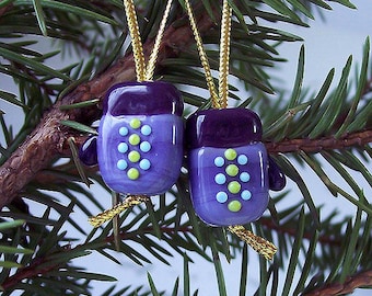 Mittens. Handmade Lampwork Beads (2 pcs) Purple, Blue Lavender. Lampwork Glass Mittens. Violet Glass Beads. Lampwork Christmas Decorations.