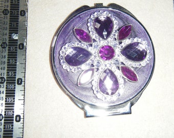 Jeweled Retro Mirror Compact