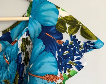 70s Hawaiian maxi dress with flutter sleeves