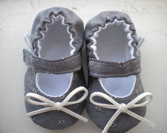 Baby handmade shoes, baby mary janes, crib shoes, baby gift, shower gift
